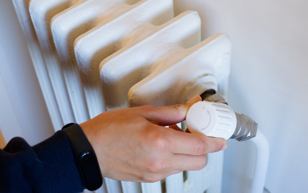 Így lesz melegebb a panelben és a családi házban anélkül, hogy feljebb tekernéd a radiátort