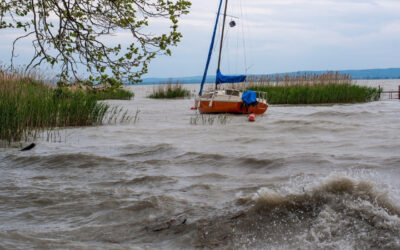 Minden eddigi várakozást felülmúlt a Balaton idei mérlege, százezrek landoltak a hullámok alatt